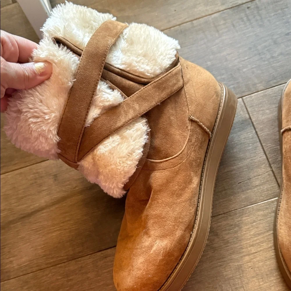 Brown Suede Boots w - Picture 3 of 7